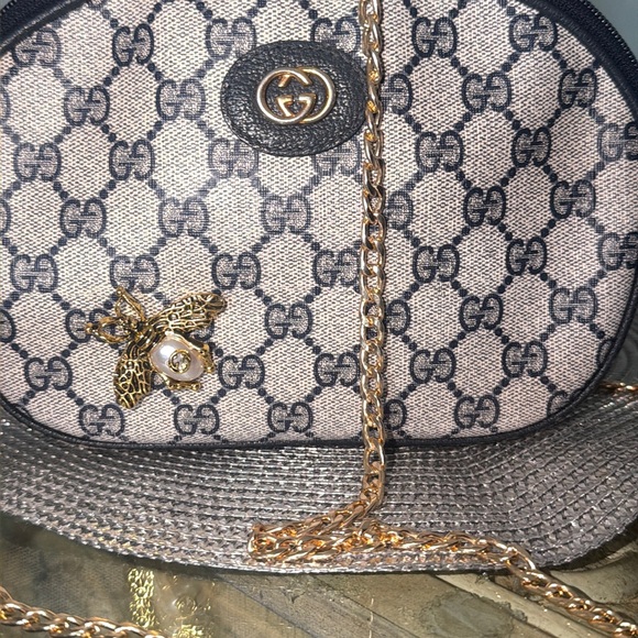 💯Gucci Blue and Beige Crossbody Bag with Gold Accents Rare - Picture 2 of 12